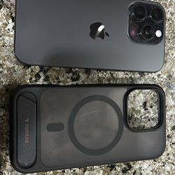 iPhone 16 Pro One Tb Unlocked With Case 