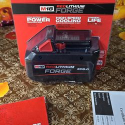 Milwaukee
M18 18V Lithium-Ion REDLITHIUM FORGE XC 8.0 Ah Battery Pack