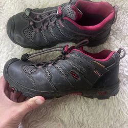 Keen Girl Hiking Shoes 
