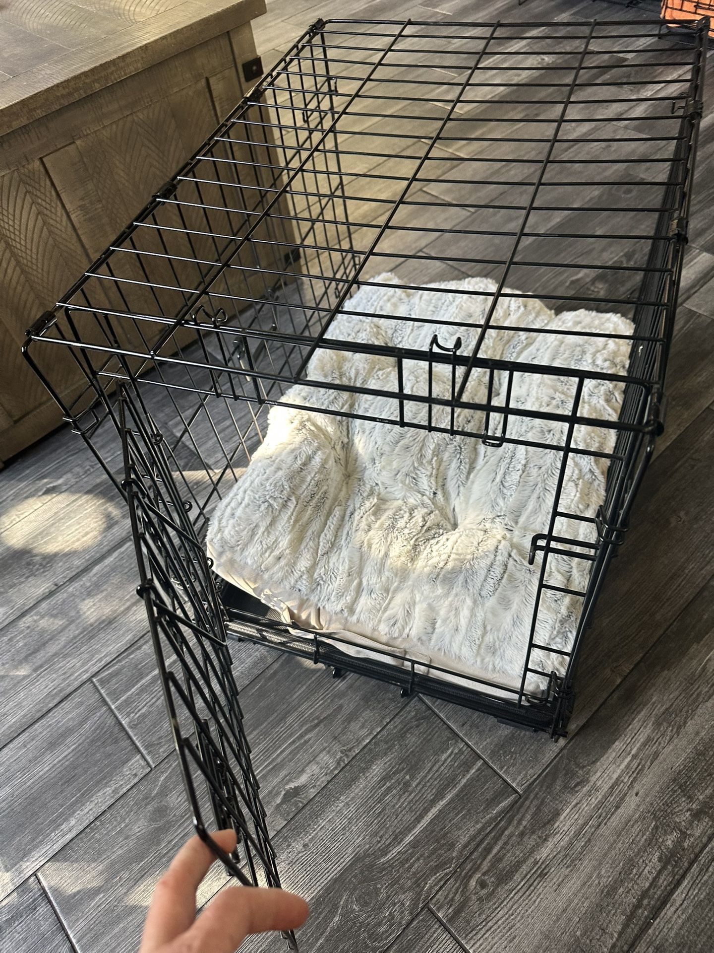 Smaller Dog Kennel/crate