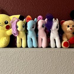 26 Small Plush Toys 
