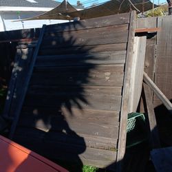 8ft fence panels Still in good shape make offer 10  Pamel 