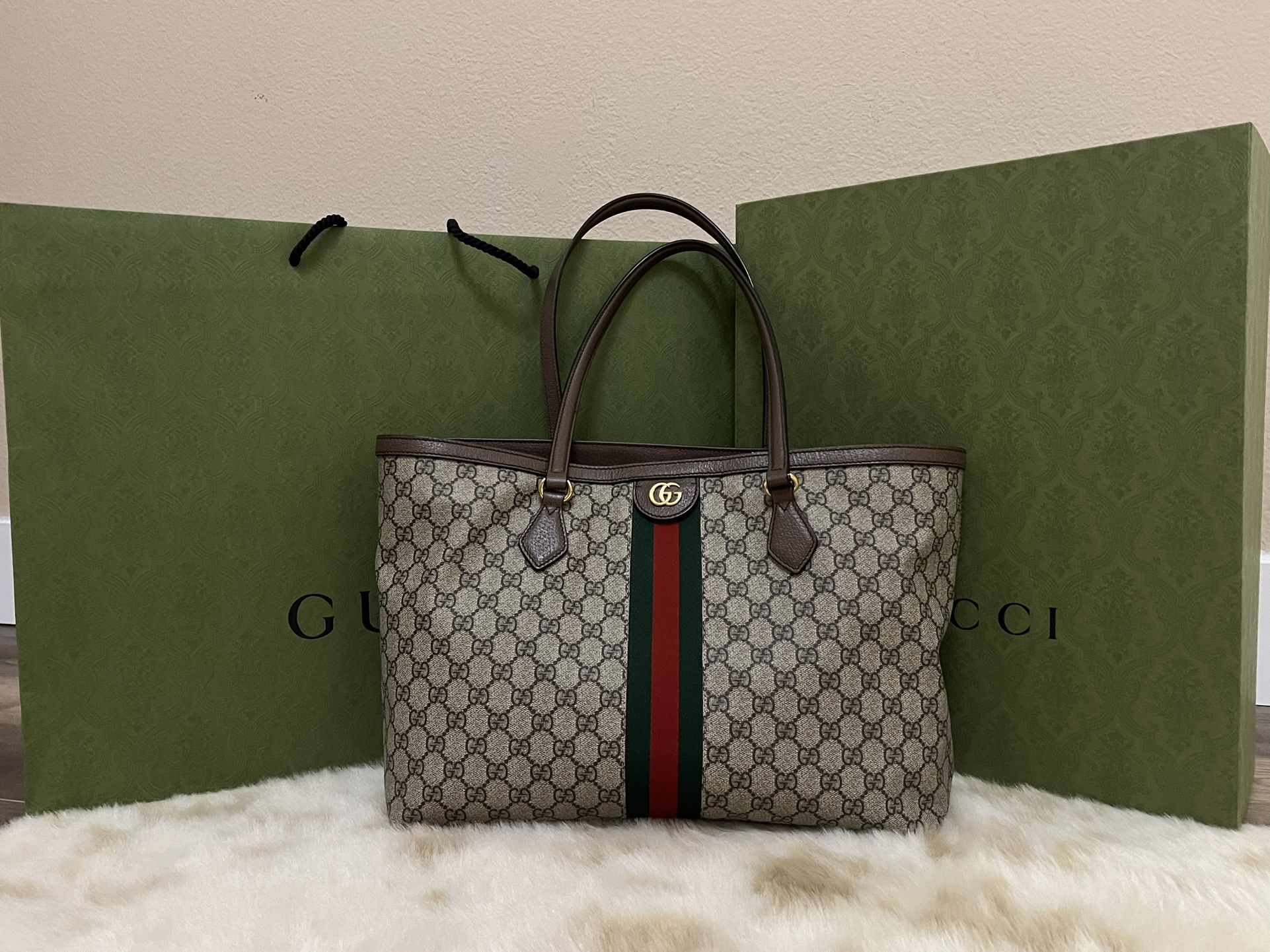 Gucci Ophidia Medium Tote Bag