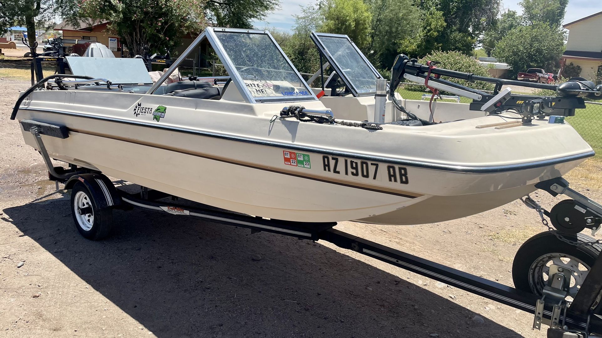 1986 Tri Hull Bass Boat 