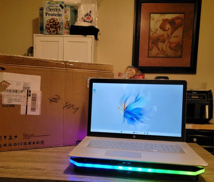 HP Pavilion 17.3' Upgraded Laptop. 😃 Quad Core AMD 16GB Ram 500GB Samsung Evo SSD 💪🏾
