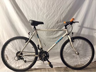 Stylish Vintage white camo Trek 820 Antelope 26" MTB