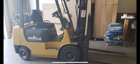 2002 Cat Forklift / Truck Loader