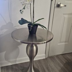 Corner Table