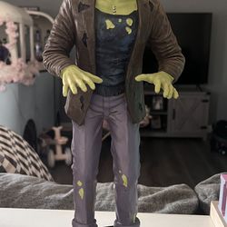 Frankenstein 16in Statue