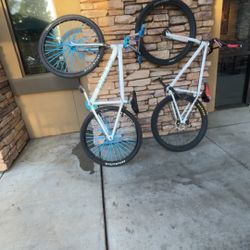 Big Ripper White And Blue Check Description  ( Not Free)