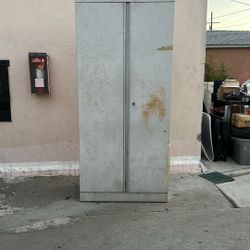 Cabinets Large With Key For Both 