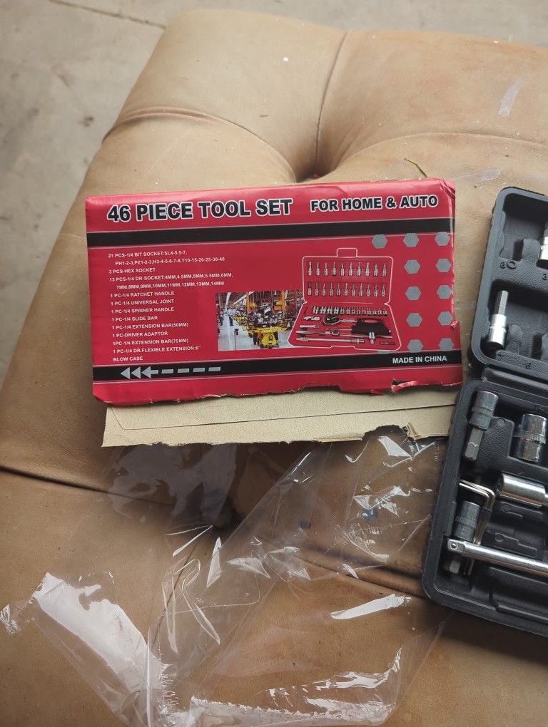 46 Piece Tool Set