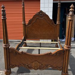 Vintage Pulaski Queen Edwardian Poster Bed frame curved decor golden brown(address in description) 👇delivery 🚚 available within 15 miles with extra 