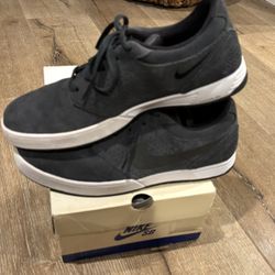 Nike SB Paul Rodriguez Size 9.5 men’s shoes 