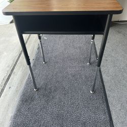 Old School Desk adjustable I Have 2desk 25 Each 