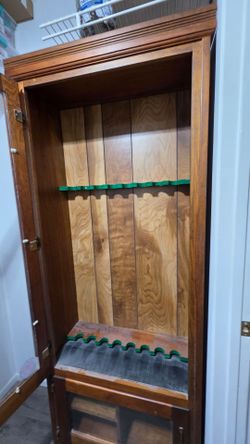Old Gun cabinet $30