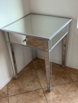 Decor glass side table