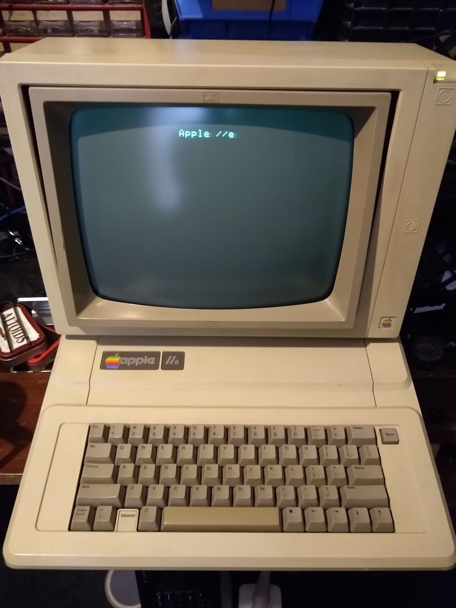 Vintage Enhanced Apple 2e (//e)