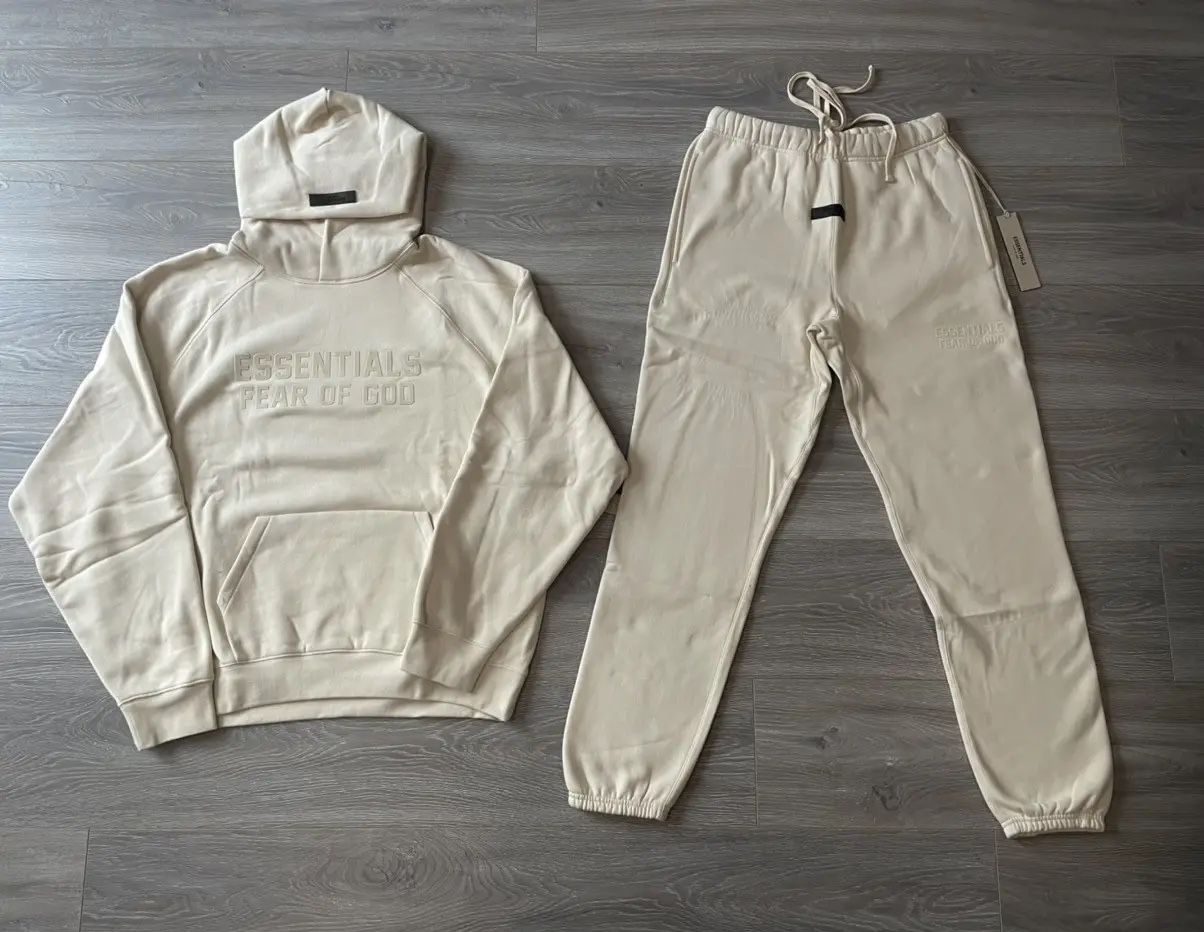 Essentials Set “Apricot” Size Medium Mens