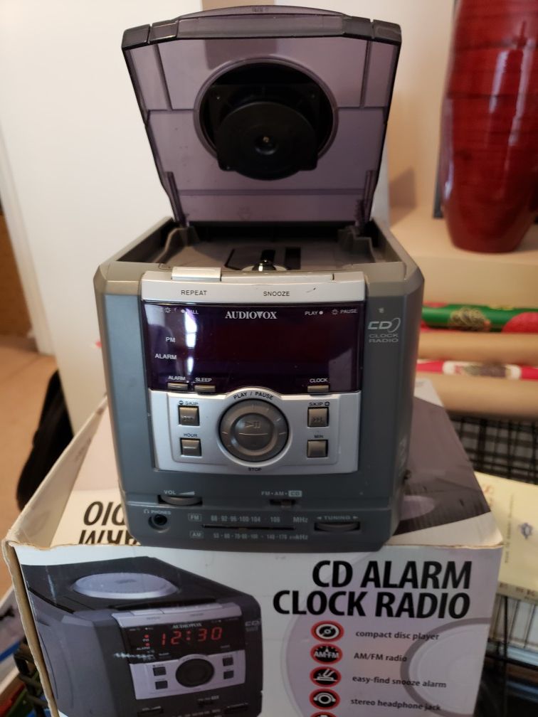 AudioVox CD Alarm clock radio...