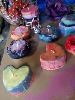 Handmade Candles, Jewelry, Wax Melts & Epoxy Resin Pieces