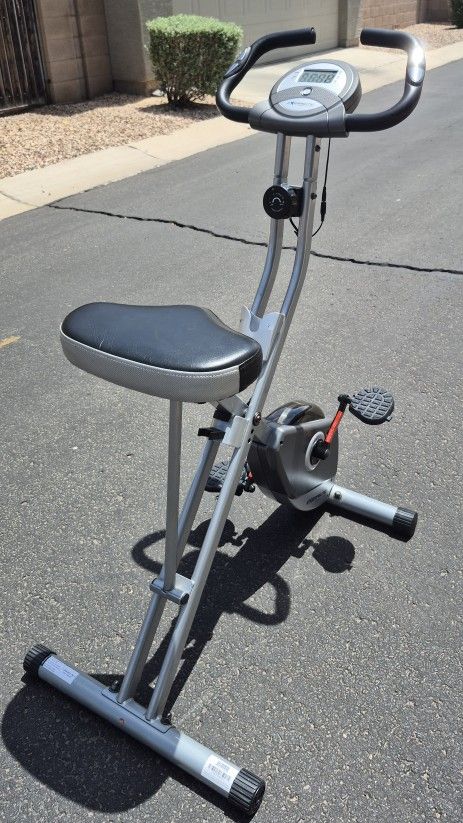Exercise bikes Magnetic Upright Exercise Bike With Heart Pulse Sensors,Fitness Equipment Home Gym
$80