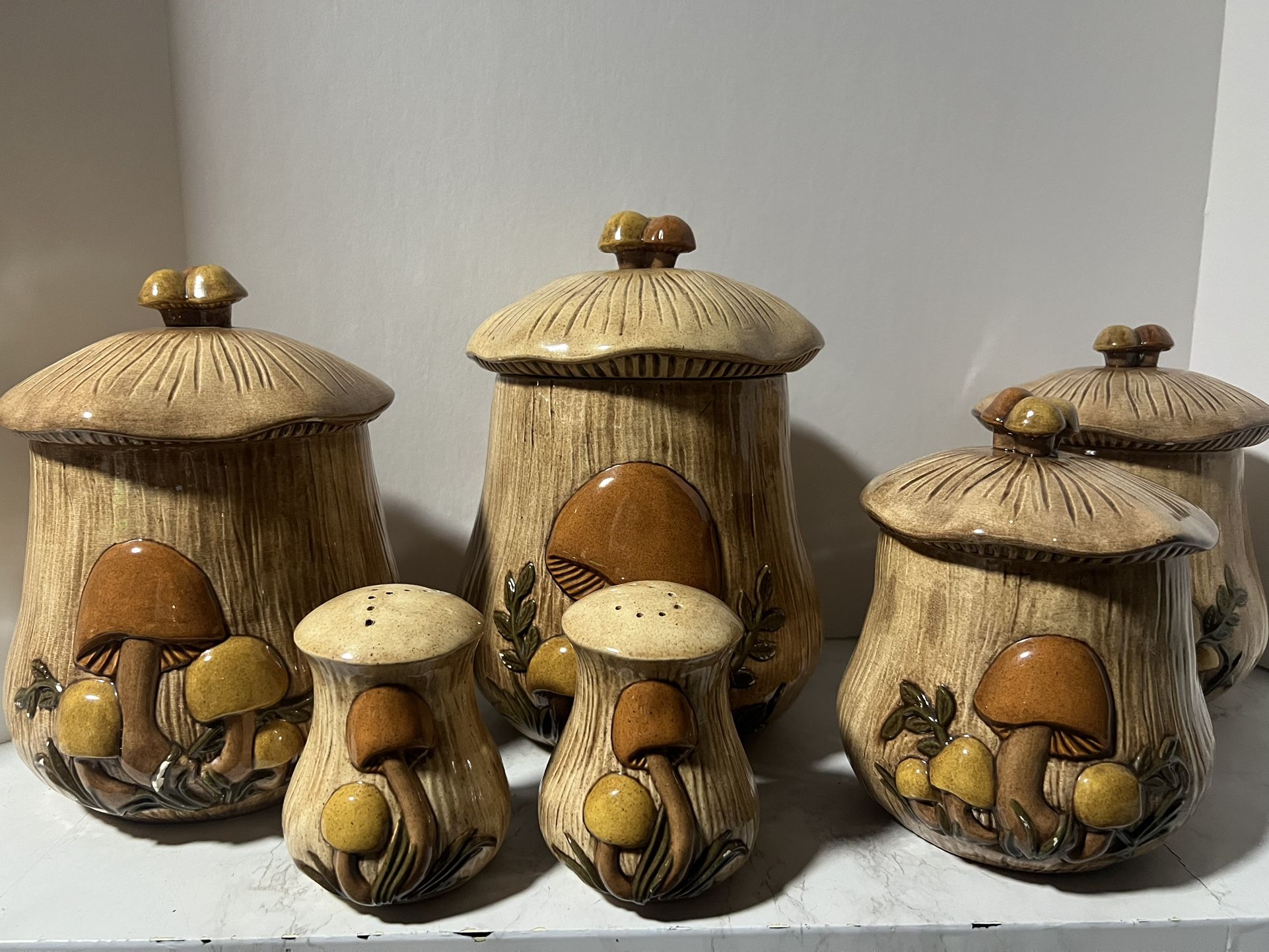 1975 6pc Mushroom Canister Set