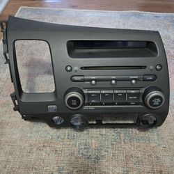 Honda Civic 2007 Radio and Center Panel