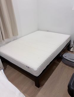 Full size mattress and bed frame set