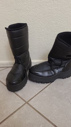 Snow boots