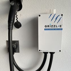 Grizzl-E Avalanche Edition EV Charger 40A – Brand New Sealed!
