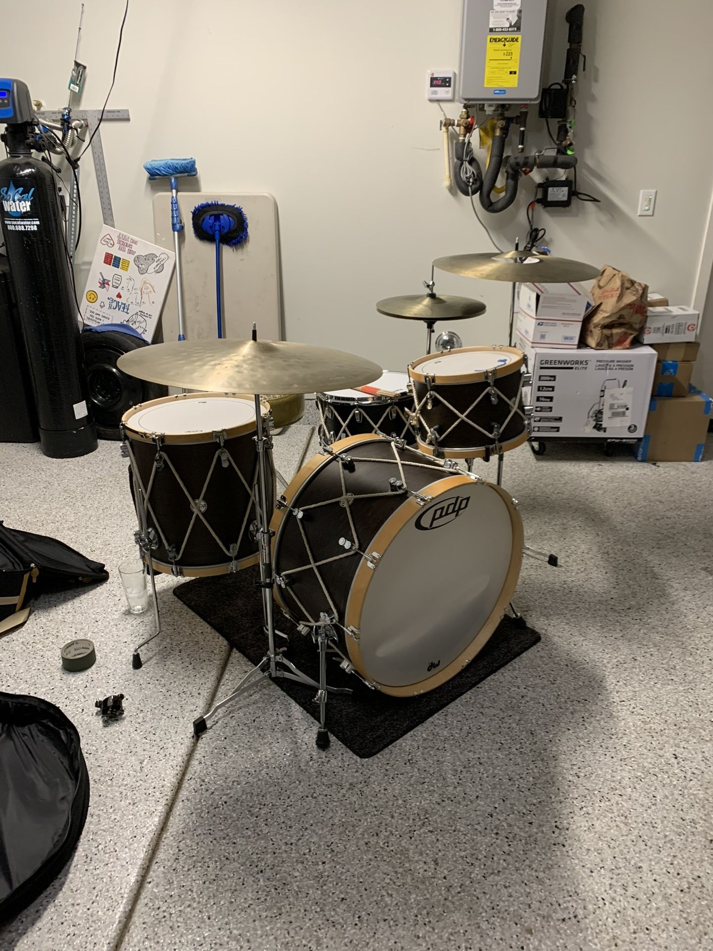 PDP Concept Maple Drum Kit w/ Wood Hoops 24/16/13