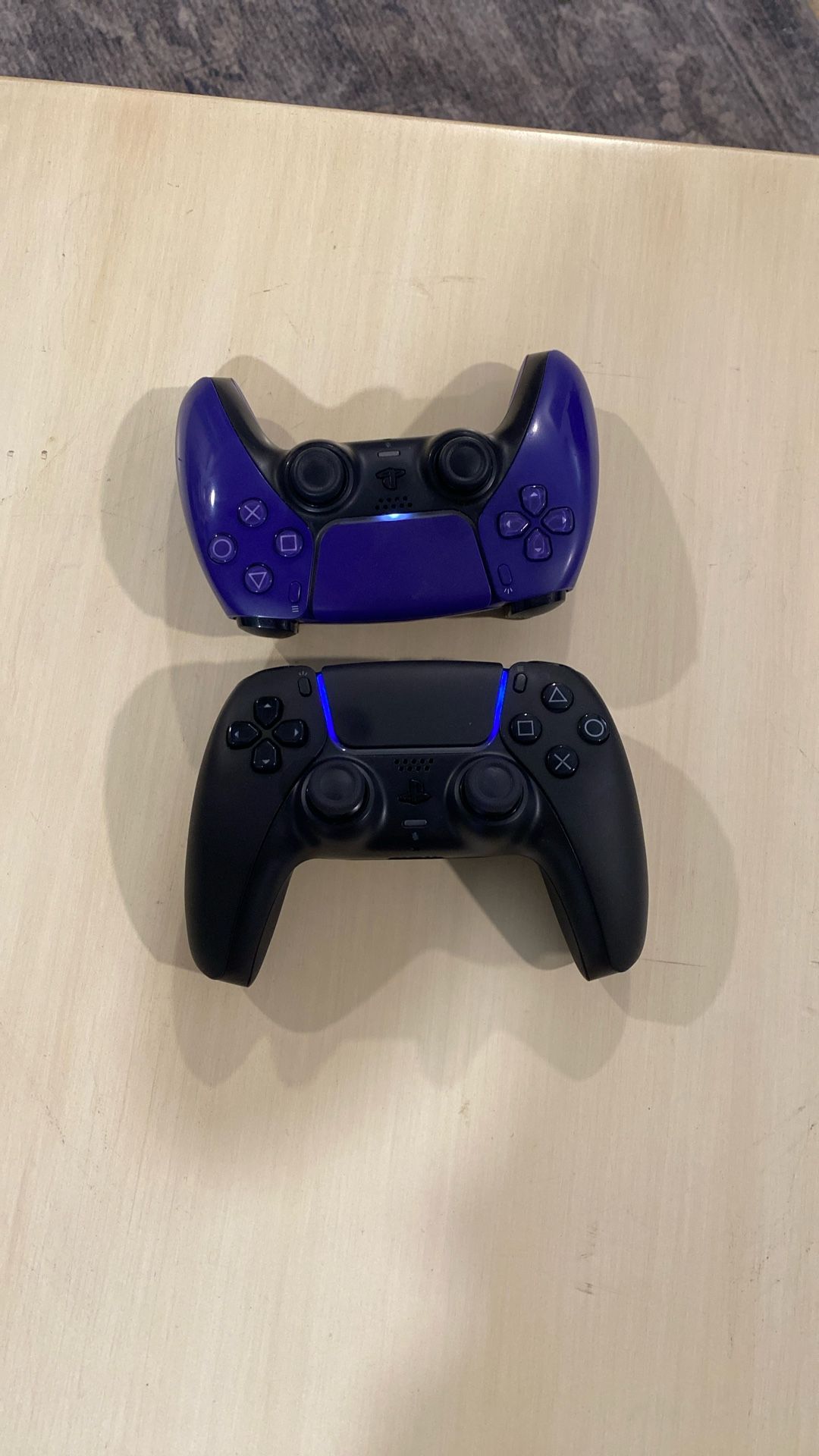 PS5 controllers
