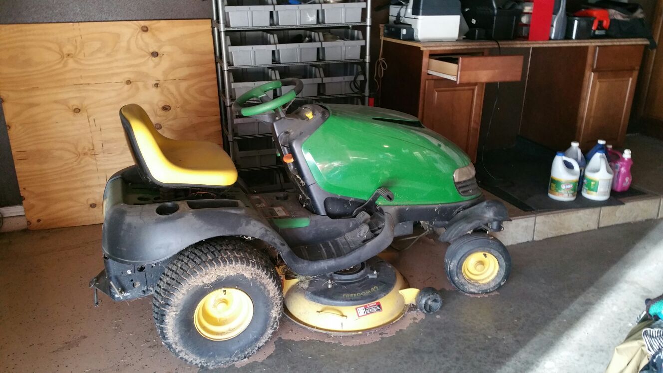 REDUCED!!! JOHN DEERE SST16 W/42M - FREEDOM 42 DECK - SPIN STEER... Great Condition...