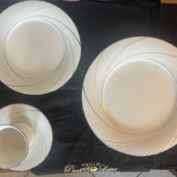 Noritake Dinner Set