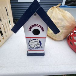 UCONN HUSKY BIRD HOUSE ,NEW ,MADE IN USA