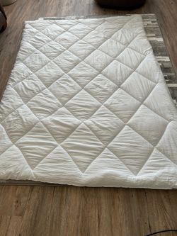 White quilted comforter