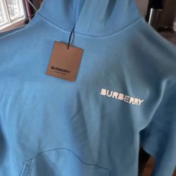 Burberry Sweatshirt Medium With Tags And Receipt