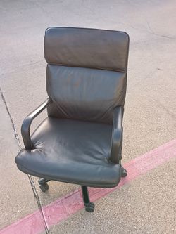 Nice leather office/podcaster chair