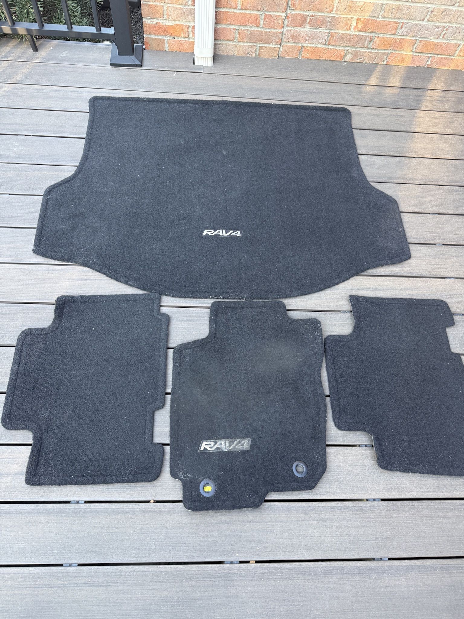 Toyota 2013-2018 RAV4 Car Floor Mats in good shape. Everything but passenger mat.