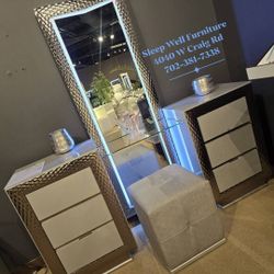 💕 Make Up Vanity Stations 💕 Furniture Sectionals Avail