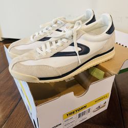 Tretorn Women Sneaker Size 6