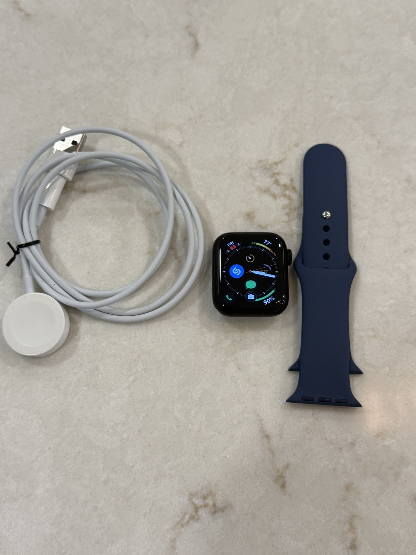 Apple Watch SE 2nd Gen 40mm Midnight GPS Like New