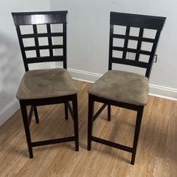 2 High Bar Chairs 