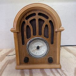 Vintage Flawless Am FM Radio With Wooden Cabinet Classic Collection Brand Table Top Plug In Like New Located In Palm Springs CA 