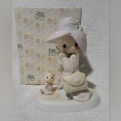 Vintage Precious moments to a very special mom figurine