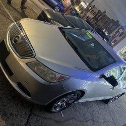 Super Clean Buick Lacrosse 3500$