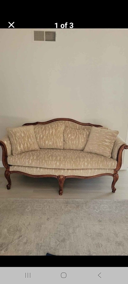 Beautiful Ethan Allen Sofa