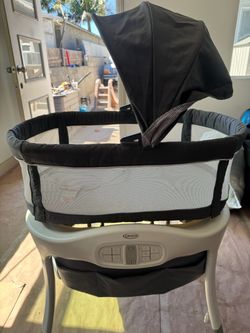Free !!!!Graco Baby Bassinet with Canopy