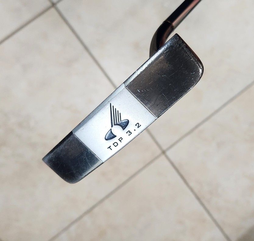 Golf Putter Never Compromise TDP 3.2 35” Inches Steel Shaft Right Handed Men's in good pre-owned condition it has a little bit of wear but overall in 